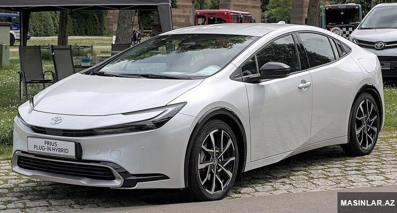 Kirayə maşınlar: Niyə "Toyota Prius"a üstünlük verilir?