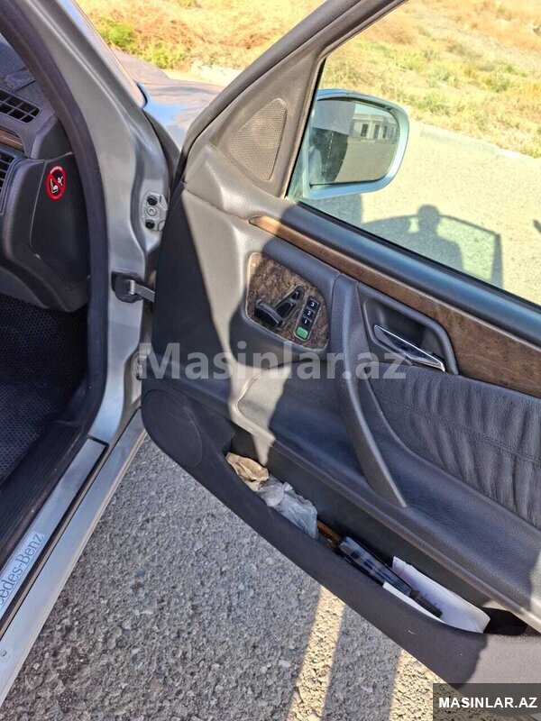 Mercedes W210, 2001 il Mercedes W210, 2001 il