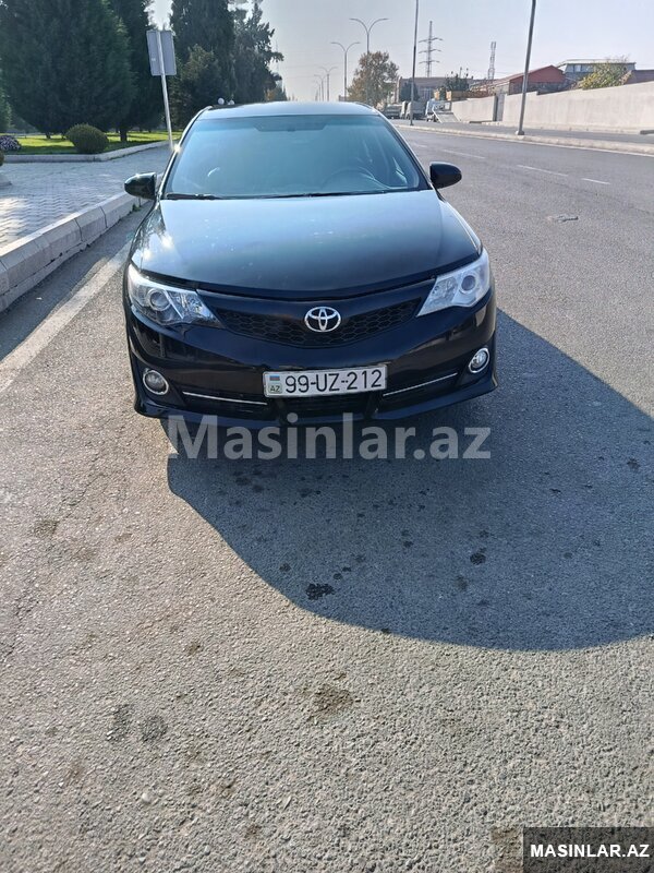 Toyota Camry LE, 2014 il Toyota Camry LE, 2014 il