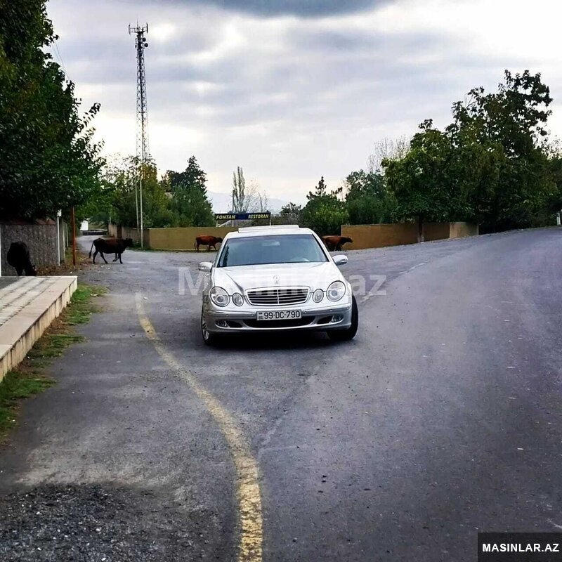 Mercedes e200, 2002 il Mercedes e200, 2002 il