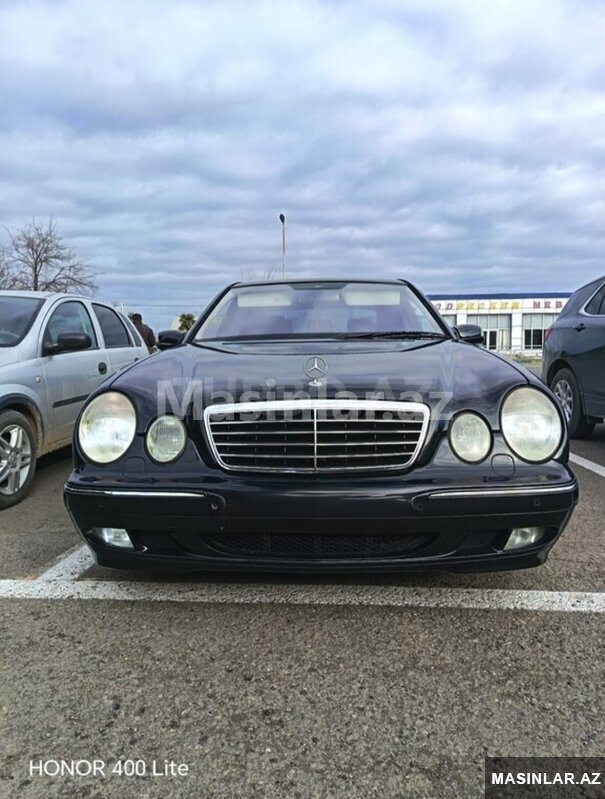 Mercedes E320, 2000 il Mercedes E320, 2000 il