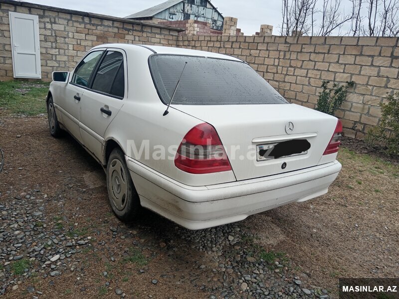 Mercedes C class, 1995 il Mercedes C class, 1995 il