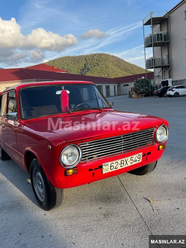 LADA 011, 1983 il LADA 011, 1983 il