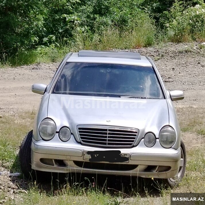 Mercedes E220, 1998 il Mercedes E220, 1998 il