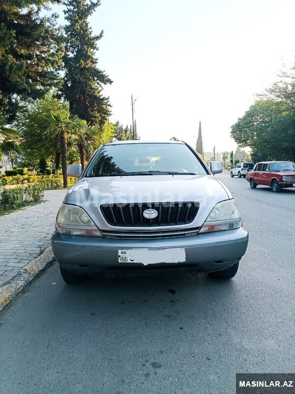 Toyota Harrier, 2002 il Toyota Harrier, 2002 il