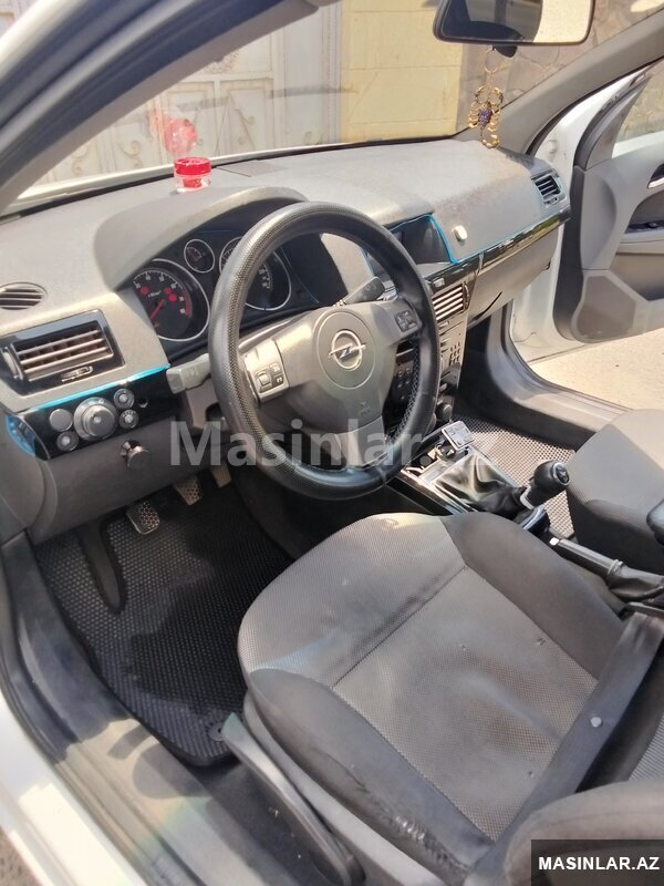 Opel Astra hecbek, 2008 il Opel Astra hecbek, 2008 il