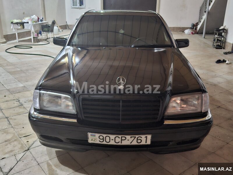 Mercedes C180, 1994 il Mercedes C180, 1994 il