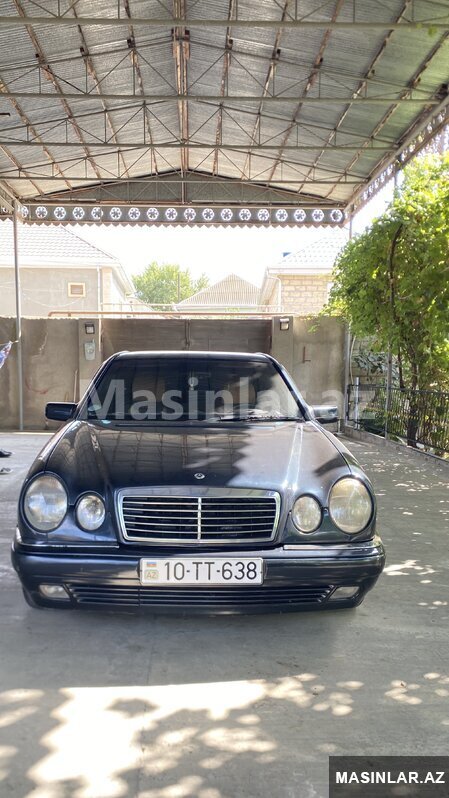 Mercedes E 230, 1996 il Mercedes E 230, 1996 il