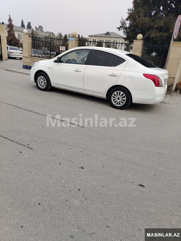 Nissan Sunny, 2013 il Nissan Sunny, 2013 il