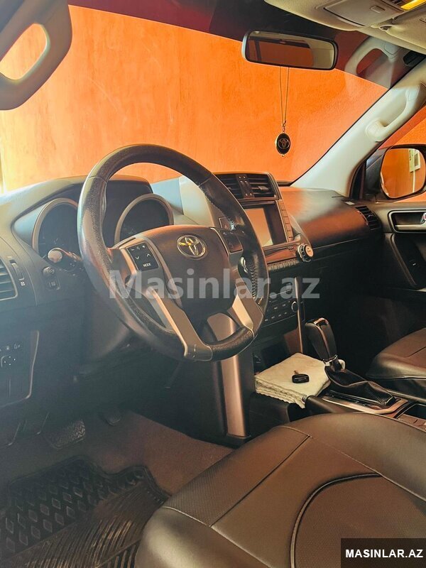 Toyota Land cruiser prado, 2013 il Toyota Land cruiser prado, 2013 il