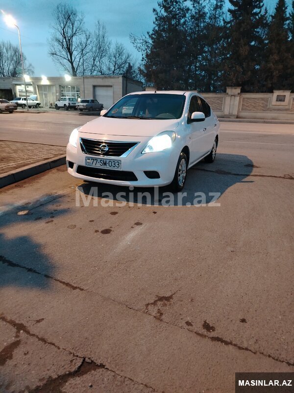 Nissan Sunny, 2013 il Nissan Sunny, 2013 il