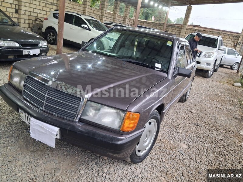Mercedes 190, 1992 il Mercedes 190, 1992 il