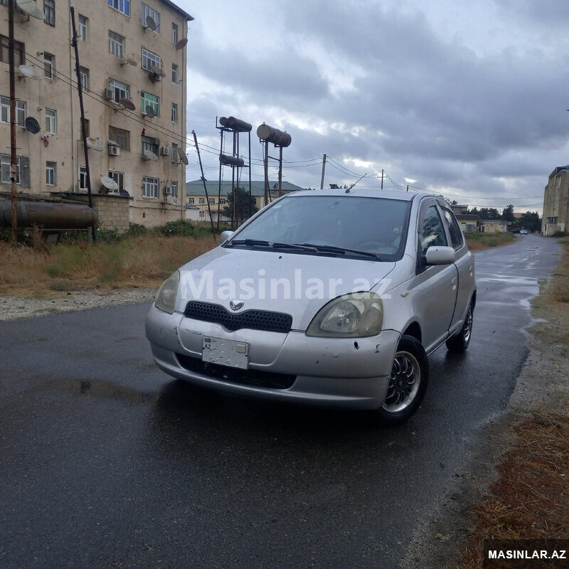 Toyota Vitz, 2000 il Toyota Vitz, 2000 il