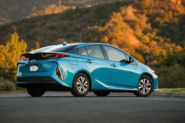 Kirayə maşınlar: Niyə "Toyota Prius"a üstünlük verilir?