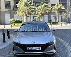 Hyundai Elantra, 2021 il