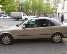 Mercedes 220, 1996 il