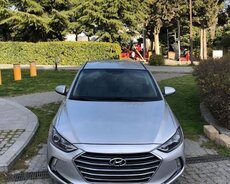 Hyundai Elantra, 2021 il