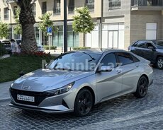 Hyundai Elantra, 2022 il