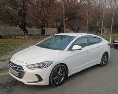 Hyundai Elantra, 2018 il