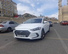 Hyundai Elantra, 2018 il