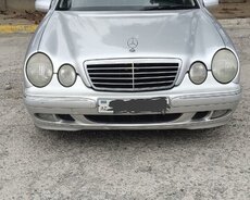 Mercedes E240, 2001 il
