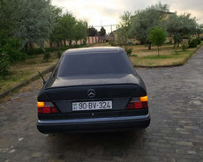 Mercedes E200, 1991 il