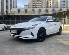 Hyundai Elantra, 2024 il