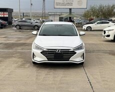 Hyundai Elantra, 2019 il