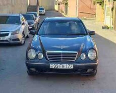 Mercedes E 220, 2000 il