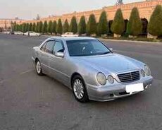 Mercedes E 220, 2000 il