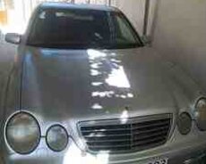 Mercedes E 240, 2000 il