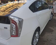 Toyota 30 kuza Prius 2015, 2015 il