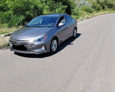 Hyundai Elantra, 2018 il