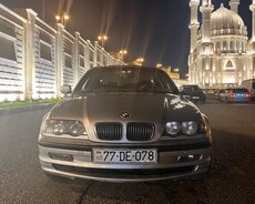 BMW 320i, 2001 il