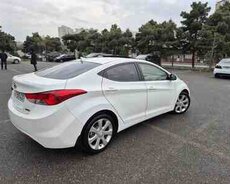 Hyundai Elantra, 2012 il