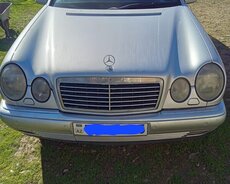 Mercedes E240, 1999 il