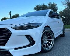 Hyundai Elantra, 2017 il