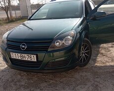 Opel Astra, 2004 il