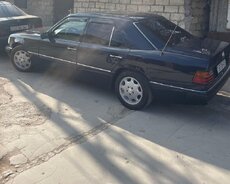 Mercedes E 200, 1993 il