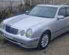 Mercedes E 220, 2001 il