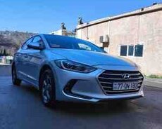 Hyundai Elantra, 2015 il