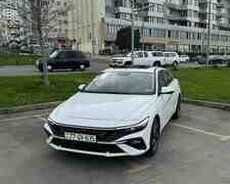 Hyundai Elantra, 2024 il