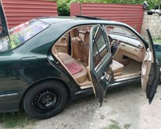 Mercedes E240, 2000 il