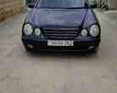 Mercedes E 220, 2000 il