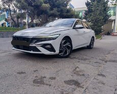 Hyundai Elantra, 2023 il