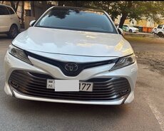 Toyota Camry, 2021 il
