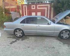 Mercedes E 320, 2000 il