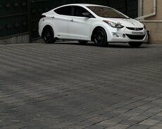 Hyundai Elantra, 2013 il