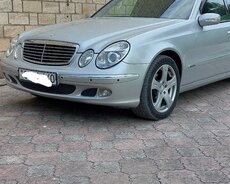 Mercedes E240, 2004 il