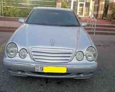 Mercedes E 220, 2000 il
